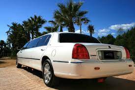 limusina-blanca-despedidas-de-soteros limusina-blanca-despedidas-de-soteros